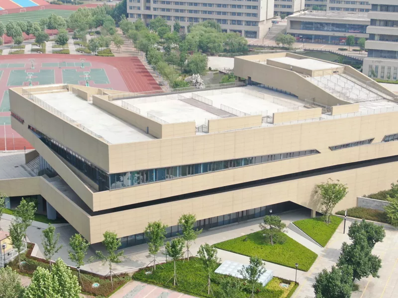 Miért válasszon iskolai acélépületet következő egyetemi projektjéhez?